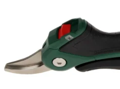 Bosch EasyPrune AssistCut - Sécateur électrique De Taille - 3.6V 1.6Ah -Outils D'Élagage De Jardin bosch easyprune assistcut scateur lectrique de taille 3 6v 1 6ah caractristiques principales et dtails techniques 42893 4 1686235689 IMG 6481ea2902425