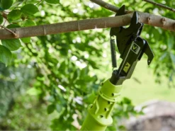 Coupe-branches à Batterie RYOBI OLP1832BX - 18V - Diamètre De 32mm - 4Ah -Outils D'Élagage De Jardin coupe branches a batterie ryobi olp1832bx 18v diametre de 32mm 4ah secateur a batterie ryobi olp1832bx 29654 1 1622798171 IMG 60b9ef5be5b14