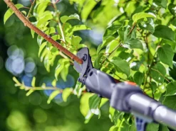 Gardena HighCut 250/18V Solo - Coupe-branches D'élagage - SANS BATTERIE NI CHARGEUR -Outils D'Élagage De Jardin gardena highcut 250 18v solo coupe branches d lagage sans batterie ni chargeur scateur lectrique de taille gardena highcut 250 18v solo 41922 6 1683124278 IMG 645270362d3e8