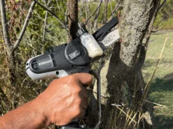 Élagueuse à Batterie Manuelle Volpi KVS5500 - 14.4V 4Ah -Outils D'Élagage De Jardin lagueuse batterie manuelle volpi kvs5500 14 4v 4ah caractristiques principales 38392 1 1668151992 IMG 636dfab883a00