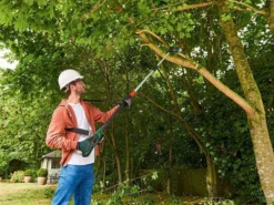 Perche D'élagage à Batterie Sur Perche Téléscopique BOSCH UniversalChainPole 18V -Outils D'Élagage De Jardin perche d lagage batterie sur perche tlscopique bosch universalchainpole 18v perche d lagage batterie sur perche tlscopique bosch 17659 0 1565946839 812lJsSmS8L. SL1200