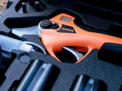 Sécateur électrique De Taille Bahco BCL20IB - 2 Batteries 14,4V/2.5 Ah - Diamètre De Coupe 32mm -Outils D'Élagage De Jardin scateur lectrique de taille bahco bcl20ib 2 batteries 14 4v 2 5 ah diamtre de coupe 32mm scateur lectrique de taille batterie bahco bcl20ib 28072 1 1617715152 IMG 606c5fd081211