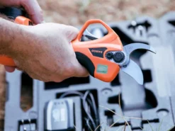 Sécateur électrique De Taille Bahco BCL20IB - 2 Batteries 14,4V/2.5 Ah - Diamètre De Coupe 32mm -Outils D'Élagage De Jardin scateur lectrique de taille bahco bcl20ib 2 batteries 14 4v 2 5 ah diamtre de coupe 32mm scateur lectrique de taille batterie bahco bcl20ib 28072 1 1617715152 IMG 606c5fd08e373