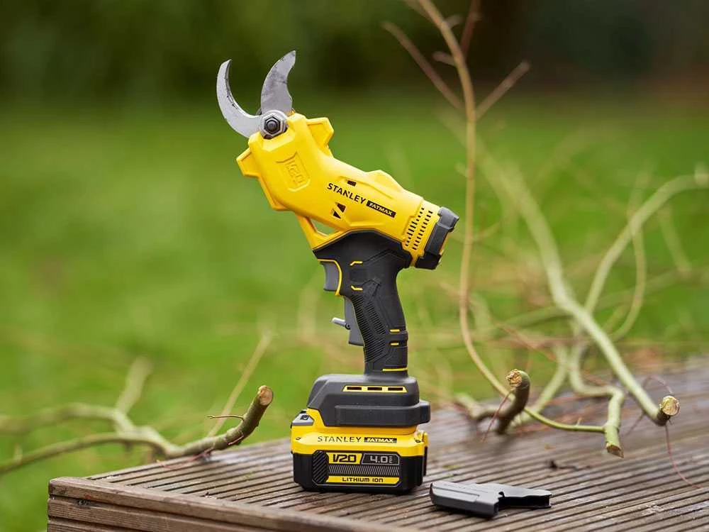 Sécateur électrique De Taille Stanley SFMCPP32M1-QW - Batterie De 20V/4Ah 10 Sécateur électrique De Taille Stanley SFMCPP32M1-QW - Batterie De 20V/4Ah – Image 10