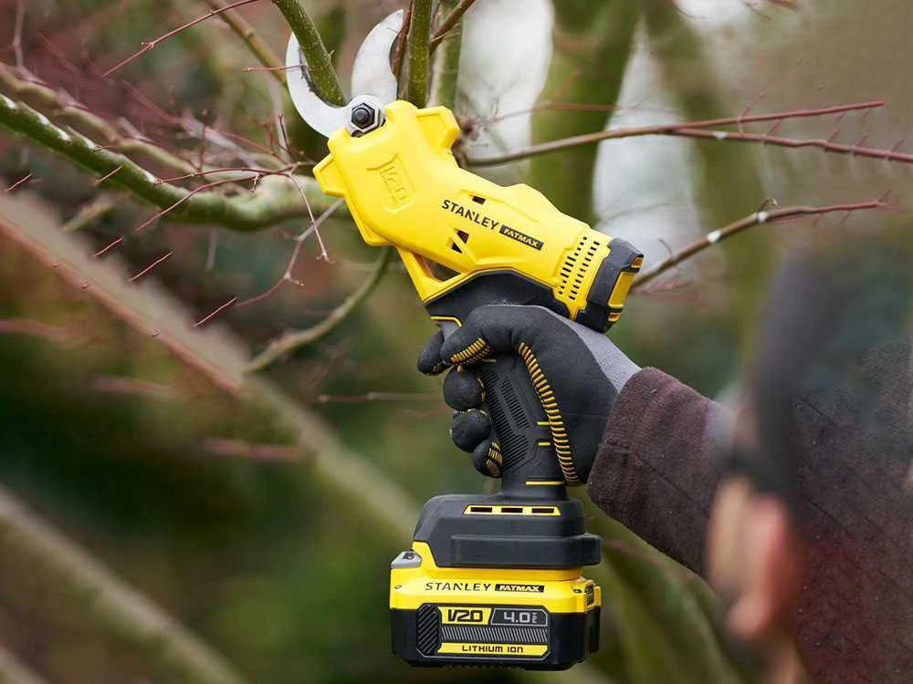 Sécateur électrique De Taille Stanley SFMCPP32M1-QW - Batterie De 20V/4Ah 15 Sécateur électrique De Taille Stanley SFMCPP32M1-QW - Batterie De 20V/4Ah – Image 15