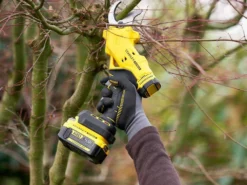 Sécateur électrique De Taille Stanley SFMCPP32M1-QW - SANS BATTERIE NI CHARGEUR -Outils D'Élagage De Jardin scateur lectrique de taille stanley sfmcpp32m1 qw sans batterie ni chargeur scateur lectrique stanley sfmcpp32m1 qw 40611 4 1678870553 IMG 641188193dcd3