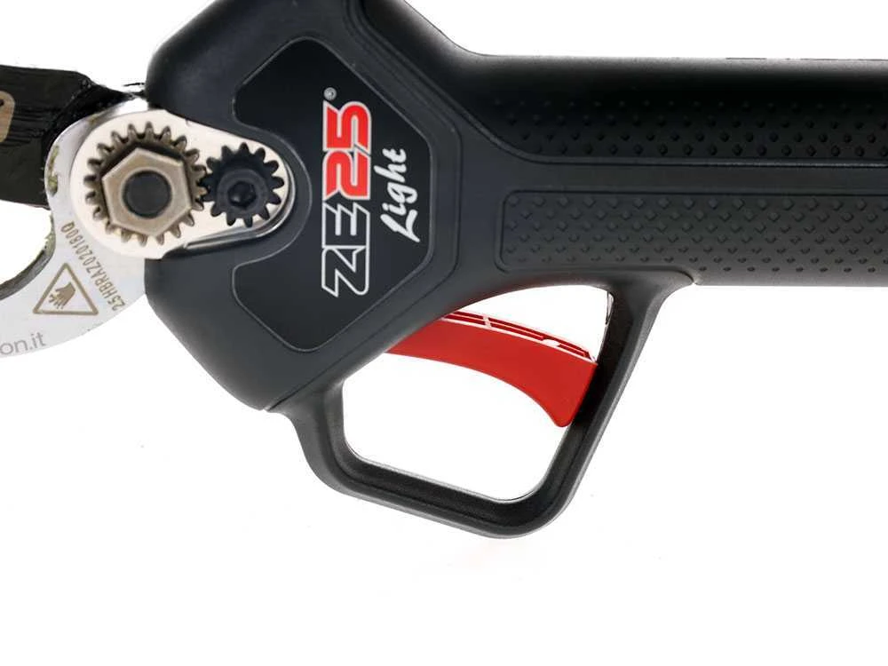 Sécateur électrique De Taille Zanon ZE 25 LIGHT - 2 BATTERIES INCLUSES - 16.8V- 2,0Ah - Ø 15-25 Mm 13 Sécateur électrique De Taille Zanon ZE 25 LIGHT - 2 BATTERIES INCLUSES - 16.8V- 2,0Ah - Ø 15-25 Mm – Image 13