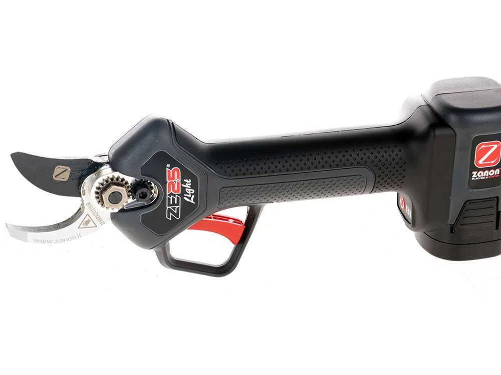 Sécateur électrique De Taille Zanon ZE 25 LIGHT - 2 BATTERIES INCLUSES - 16.8V- 2,0Ah - Ø 15-25 Mm 16 Sécateur électrique De Taille Zanon ZE 25 LIGHT - 2 BATTERIES INCLUSES - 16.8V- 2,0Ah - Ø 15-25 Mm – Image 16