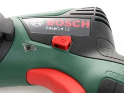 Scie à Coupe Droite NanoBlade Sur Batterie BOSCH EASY CUT 12 37 Scie à Coupe Droite NanoBlade Sur Batterie BOSCH EASY CUT 12 -Outils D'Élagage De Jardin scie coupe droite nanoblade sur batterie bosch easy cut 12 caractristique et batterie rechargeable 25040 2 1598879820 IMG 5f4cf84c1cd01