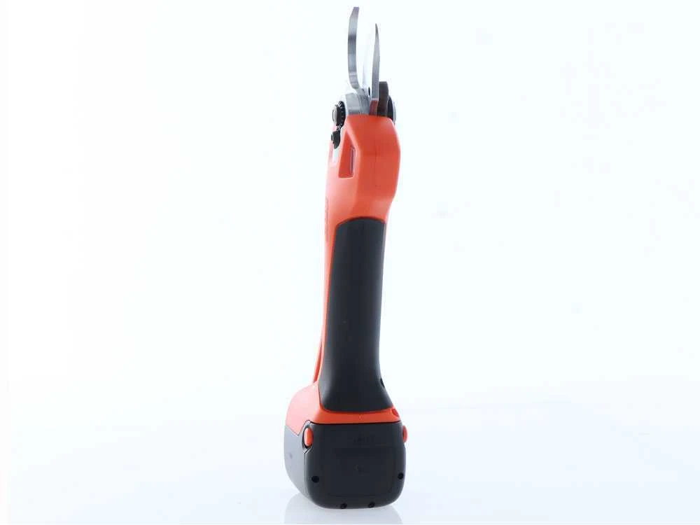 Sécateur électrique De Taille Titania E-40 TP - 2 Batteries 21,6 V 2,6Ah 14 Sécateur électrique De Taille Titania E-40 TP - 2 Batteries 21,6 V 2,6Ah – Image 14