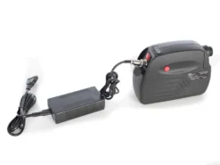 Sécateur électrique De Taille Volpi Kamikaze KV700, Batterie Li-ion 4,4 Ah Ø Max 40mm 37 Sécateur électrique De Taille Volpi Kamikaze KV700, Batterie Li-ion 4,4 Ah Ø Max 40mm -Outils D'Élagage De Jardin secateur electrique de taille volpi kamikaze kv700 batterie li ion 4 4 ah o max 40mm poignee et autres details 14180 3 1537260735 IMG 6385