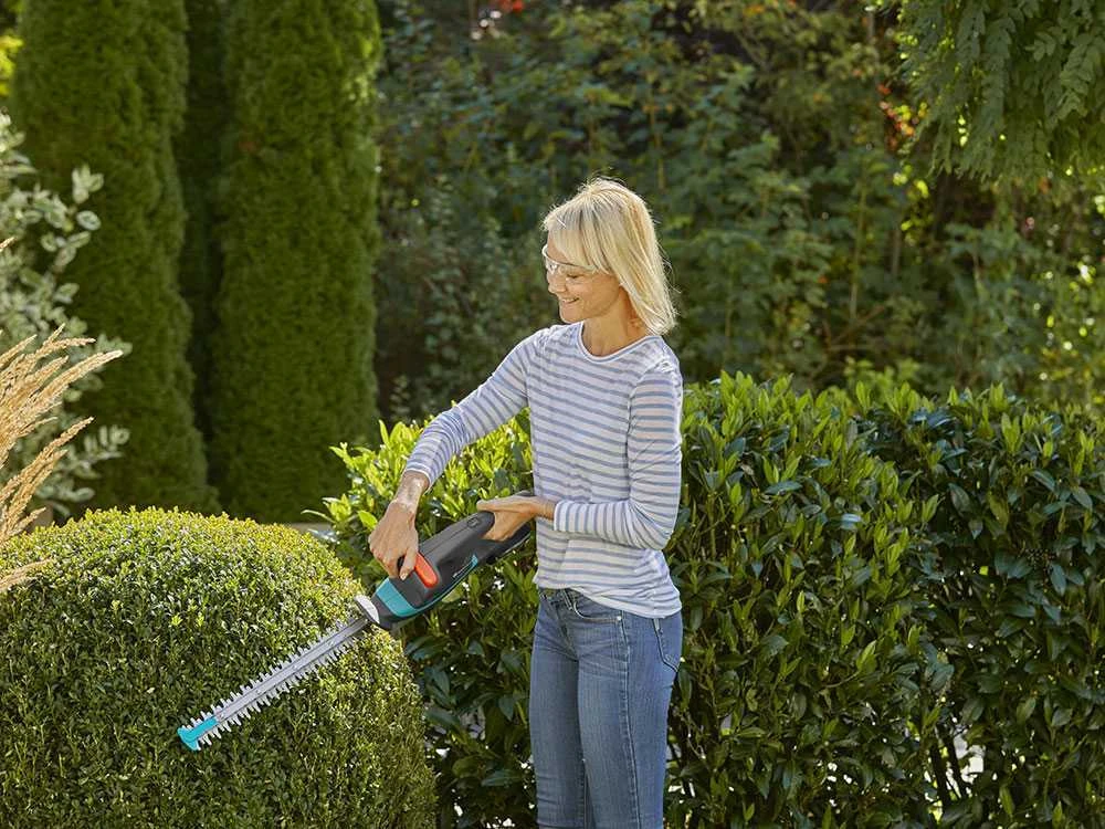 Taille-haie à Batterie Gardena EasyCut 40/18V P4A Seul - SANS BATTERIE NI CHARGEUR DE BATTERIE 4 Taille-haie à Batterie Gardena EasyCut 40/18V P4A Seul - SANS BATTERIE NI CHARGEUR DE BATTERIE – Image 4