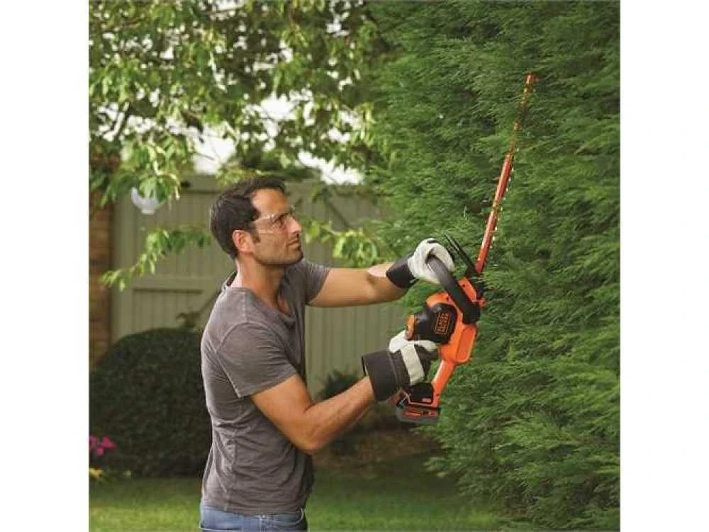 Taille-haie électrique à Batterie Black & Decker GTC18504PC-QW 18V - Batterie 4Ah - Lamier 50 Cm 1 Taille-haie électrique à Batterie Black & Decker GTC18504PC-QW 18V - Batterie 4Ah - Lamier 50 Cm