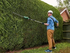 Taille-haie électrique Bosch UniversalHedgePole 18 Sur Perche Télescopique - 2,5 Ah -Outils D'Élagage De Jardin taille haie lectrique bosch universalhedgepole 18 sur perche tlescopique 2 5 ah le taille haie lectrique batterie bosch universalhedgepole 18 17397 6 1565949715 81ptiXx764L. SL1200