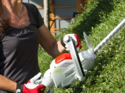 Taille-haies à Batterie IKRA IAHS 40-5425 40V -Outils D'Élagage De Jardin taille haies batterie ikra iahs 40 5425 40v lamier de 59 cm 28056 2 1617695174 IMG 606c11c606a6a