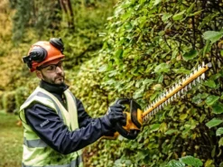 Taille-haies électrique à Batterie DEWALT DCMHT563P1-QW - Lame De 55cm - Batterie 18V 5Ah 26 Taille-haies électrique à Batterie DEWALT DCMHT563P1-QW - Lame De 55cm - Batterie 18V 5Ah -Outils D'Élagage De Jardin taille haies lectrique batterie dewalt dcmht563p1 qw lame de 55cm batterie 18v 5ah taille haie batterie dewalt dcmht563p1 qw 28919 0 1620394115 IMG 6095408330bcf