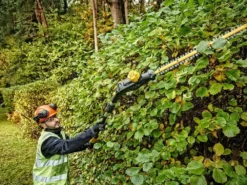 Taille-haies électrique Télescopîque Orientable DEWALT DCMPH566P1-QW - Batteria 18V 5Ah -Outils D'Élagage De Jardin taille haies lectrique tlescopque orientable dewalt dcmph566p1 qw batteria 18v 5ah le taille haies batterie dewalt dcmph566p1 qw 28950 6 1620657379 IMG 609944e3f3180