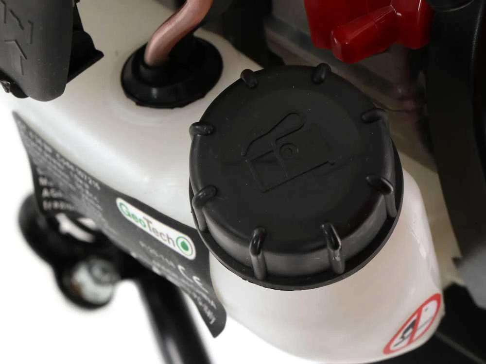 Taille-haies Thermique Avec Sac à Dos 4 Temps GeoTech GT-4 36 BP - 36 Cm3 17 Taille-haies Thermique Avec Sac à Dos 4 Temps GeoTech GT-4 36 BP - 36 Cm3 – Image 17